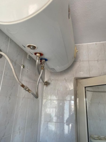 Tirane, jepet me qera apartament 2+1 Kati 5, 80 m² 430 € ( JEPET ME QERA APARTAMENT 2+1 TE STACIONI I TRENIT, PERBALL HARRY FULTZ!)
