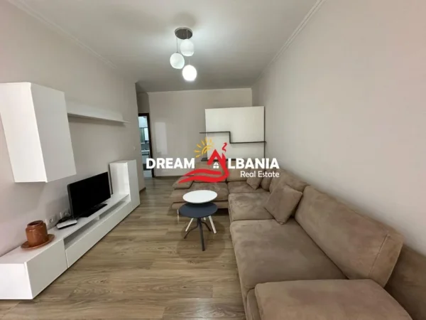Tirane, jepet me qera apartament 2+1+Ballkon Kati 3, 120 m² 650 € (Tek Liqeni i Thate - ID 42215228)