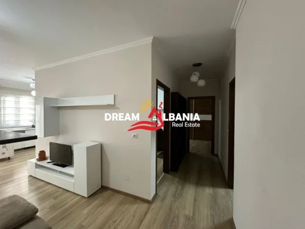 Tirane, jepet me qera apartament 2+1+Ballkon Kati 3, 120 m² 650 € (Tek Liqeni i Thate - ID 42215228)