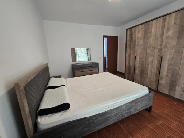 Tirane, jepet me qera apartament 2+1 Kati 7, 100 m² 600 € (Rruga Dhimiter Shuteriqi, Tirane)