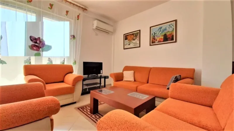 Tirane, jepet me qera apartament 1+1+Ballkon Kati 5, 70 m² 490 € (stacioni i trenit)