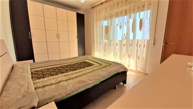 Tirane, jepet me qera apartament 1+1+Ballkon Kati 5, 70 m² 490 € (stacioni i trenit)