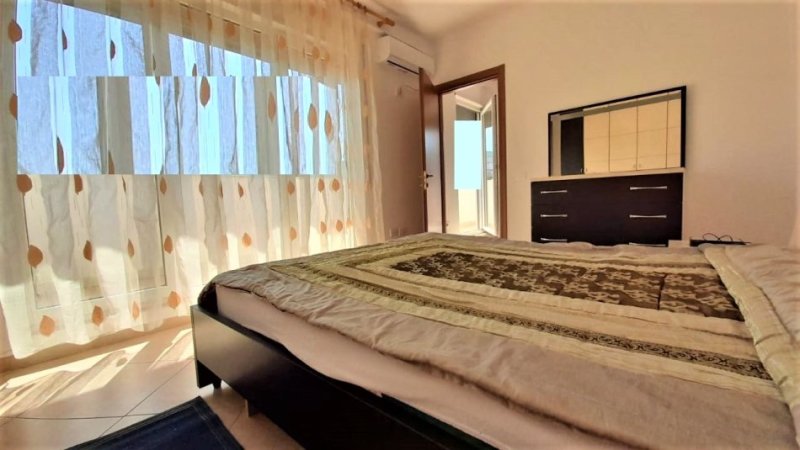 Tirane, jepet me qera apartament 1+1+Ballkon Kati 5, 70 m² 490 € (stacioni i trenit)