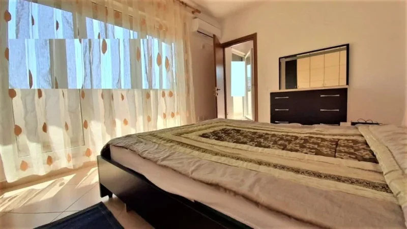 Tirane, jepet me qera apartament 1+1+Ballkon Kati 5, 70 m² 490 € (stacioni i trenit)
