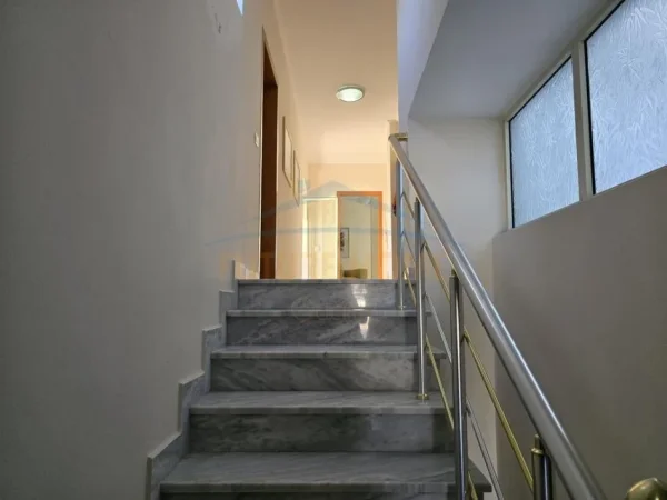 Durres, shitet apartament duplex 2+1+Aneks+Ballkon , 253 m² 222.000 € (Plazh Iliria)