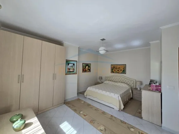 Durres, shitet apartament duplex 2+1+Aneks+Ballkon , 253 m² 222.000 € (Plazh Iliria)