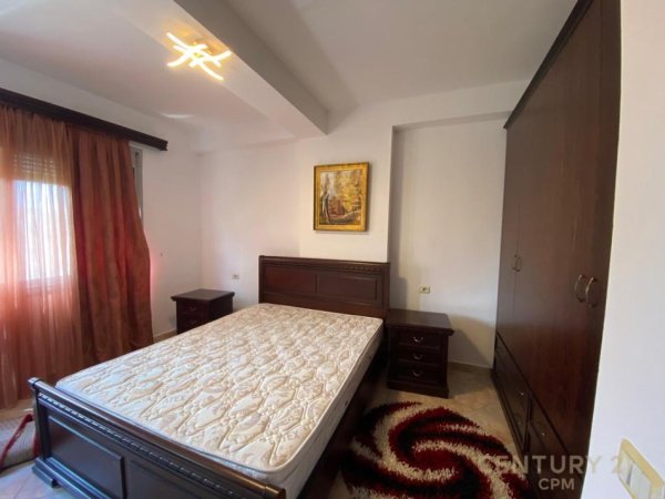 Tirane, jepet me qera apartament 3+1 Kati 3, 110 m² 450 € (Prane shkolles 17shkurti, Fresk)