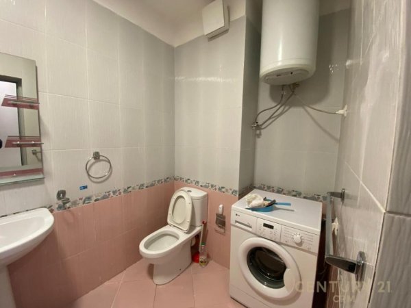 Tirane, jepet me qera apartament 3+1 Kati 3, 110 m² 450 € (Prane shkolles 17shkurti, Fresk)