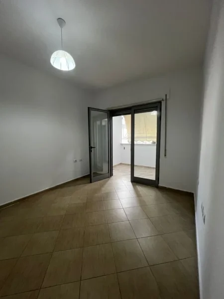 Tirane, shitet apartament 2+1+Ballkon Kati 1, 96 m² (ISA BOLETINI)