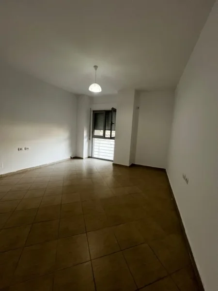 Tirane, shitet apartament 2+1+Ballkon Kati 1, 96 m² (ISA BOLETINI)
