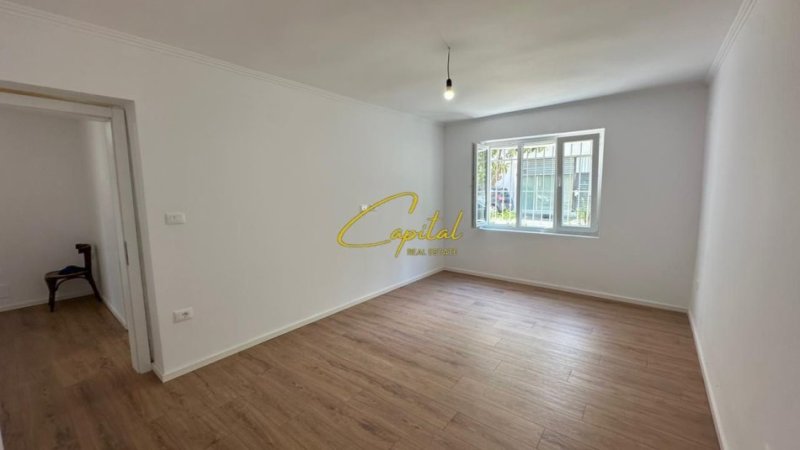 Tirane, shitet apartament 2+1 Kati 1, 62 m² 118.000 € (XHAMLLIKU)