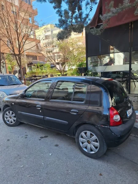 Tirane, shitet , e zeze manuale