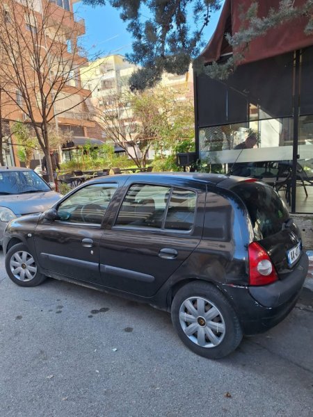 Tirane, shitet , e zeze manuale