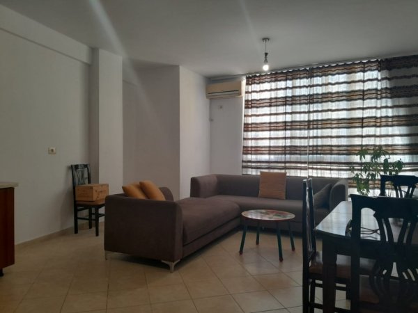 Tirane, jepet me qera apartament 2+1 Kati 5, 100 m² 400 € (Don bosko)