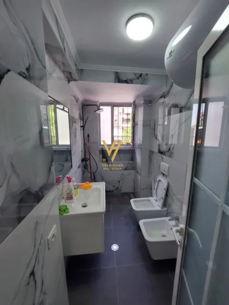 Tirane, shitet zyre Kati 2, 75 m² 190.000 € (RRUGA E KAVAJES)