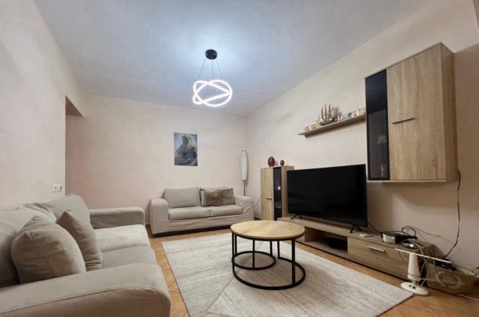 Tirane, jepet me qera apartament Kati 3, 80 m² 700 € (myslym shyri)