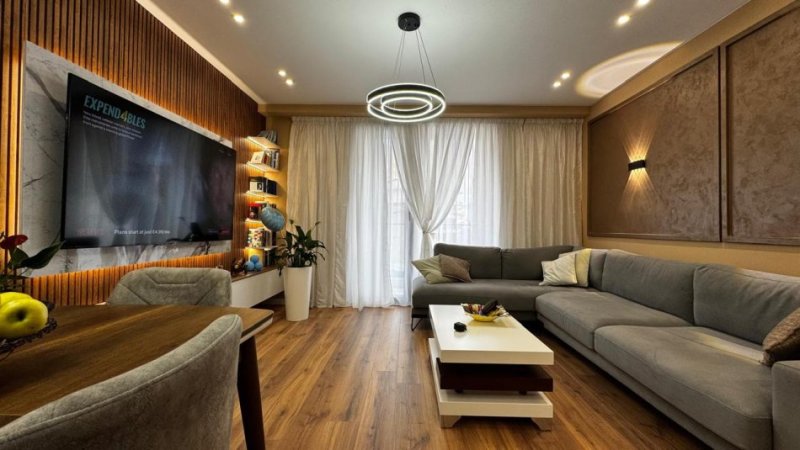 Tirane, shes apartament 2+1+Ballkon Kati 3, 105 m² 215.000 € (Ish Fusha e Aviacionit)