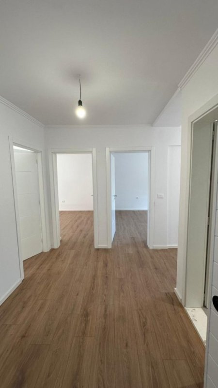 Tirane, jepet me qera apartament 2+1 Kati 1, 62 m² 118.000 € (Varri Bamit ,Porcelan)