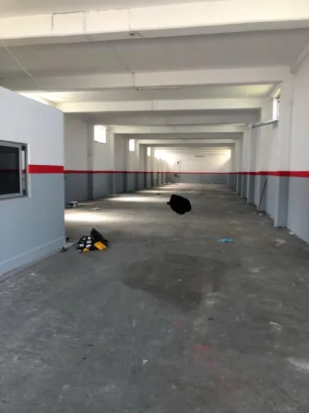 Tirane, shitet magazine Kati 0, (Autostrade tirane durres)