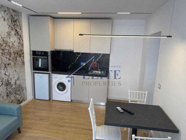 Tirane, jepet me qera apartament 1+1 Kati 5, 70 m² 1.000 € (Mine Peza)