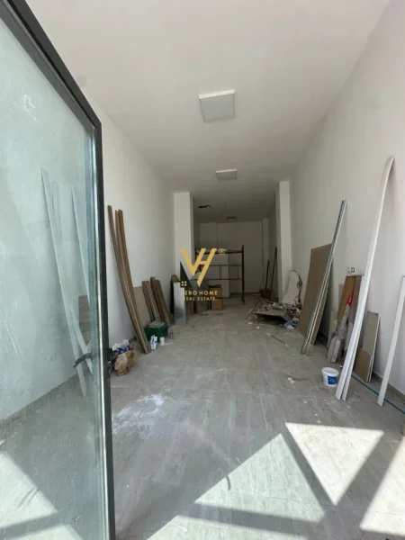 Tirane, shitet dyqan Kati 0, 62 m² 186.000 € (KOMUNA E PARISIT)