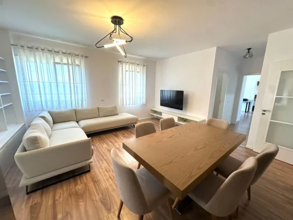 Tirane, shitet apartament 3+1+Ballkon Kati 3, 131 m² 141.000 € (Prane Restorant 2 Luanet)