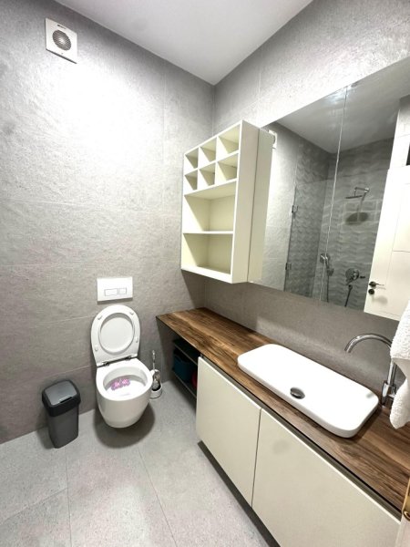 Tirane, shitet apartament 3+1+Ballkon Kati 3, 131 m² 151.000 € (Prane Restorant 2 Luanet)