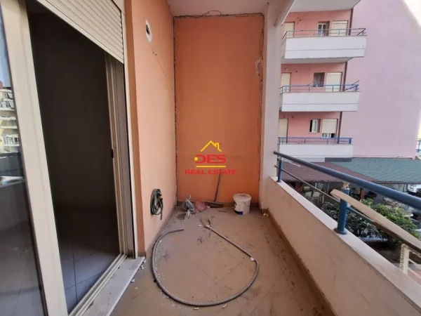 Vlore, shitet apartament 1+1+Ballkon Kati 2, 75 m² 130.000 € (Rruga Gjergj Kastrioti)