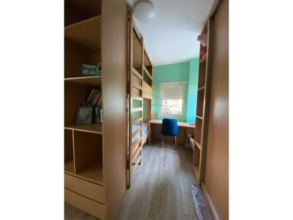 Tirane, shitet apartament 2+1 Kati 2, 94 m² 140.000 € (Rruga Engjell Mashi)