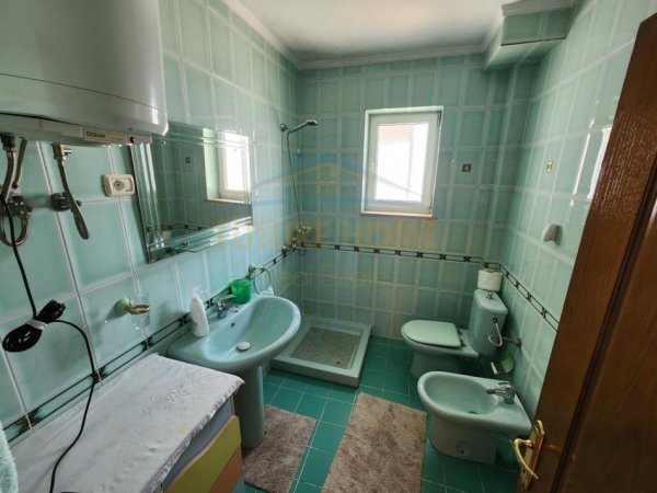 Tirane, shitet apartament 3+1 Kati 7, 163 m² 330.000 € (Komuna e Parisit)