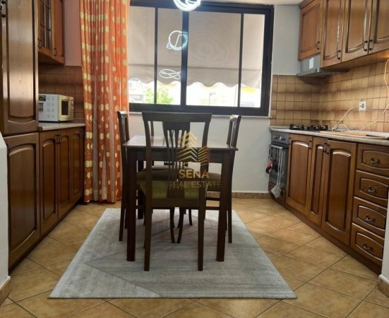 Tirane, jepet me qera apartament 2+1+Ballkon Kati 3, 80 m² 700 € (Myslym Shyri)