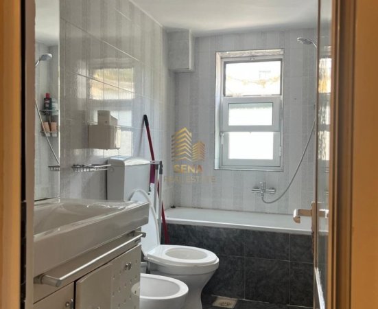 Tirane, jepet me qera apartament 2+1+Ballkon Kati 3, 80 m² 700 € (Myslym Shyri)