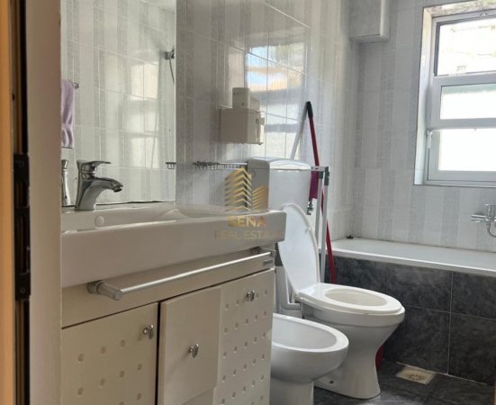 Tirane, jepet me qera apartament 2+1+Ballkon Kati 3, 80 m² 700 € (Myslym Shyri)