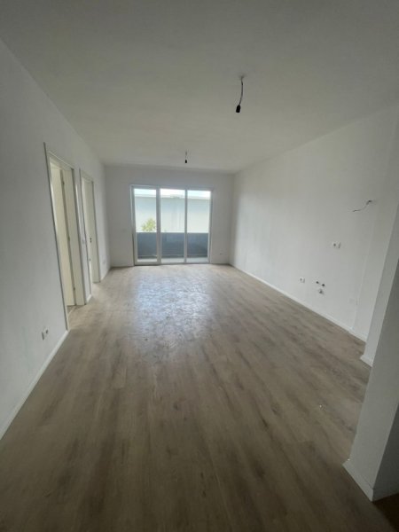 Tirane, shitet apartament 2+1+Ballkon Kati 2, 84 m² 93.000 € (Univers City I Perfunduar Okazion)