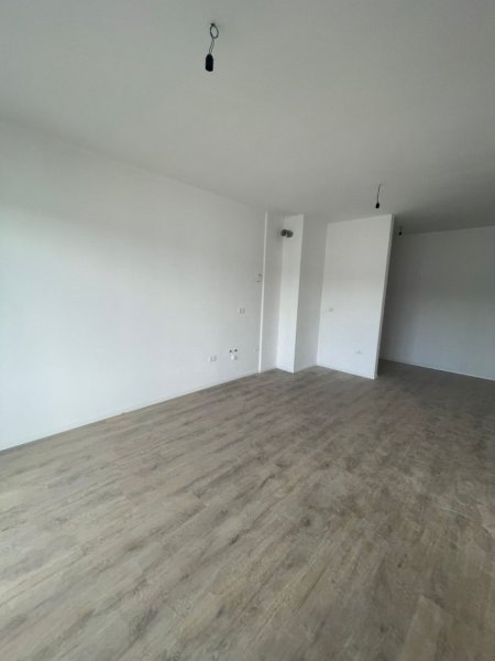 Tirane, shitet apartament 2+1+Ballkon Kati 2, 84 m² 93.000 € (Univers City I Perfunduar Okazion)