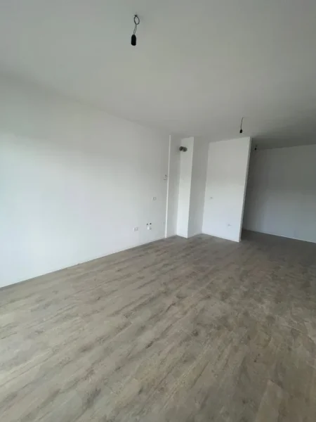 Tirane, shitet apartament 2+1+Ballkon Kati 2, 84 m² 93.000 € (Univers City I Perfunduar Okazion)