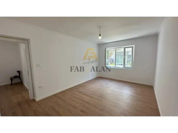 Tirane, shitet apartament 2+1 Kati 1, 62 m² 118.000 € (Varri i Bamit)