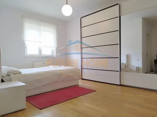 Tirane, jepet me qera apartament 2+1 Kati 2, 132 m² 850 € (Sauk)