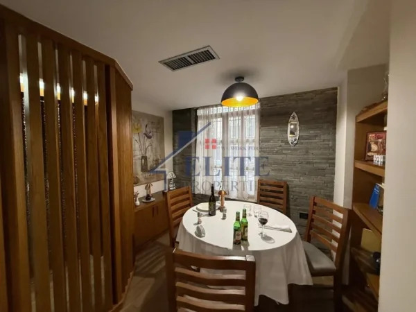 Tirane, jepet me qera bar-resorant Kati 0, 140 m² 1.800 € (Ministria e Jashtme)