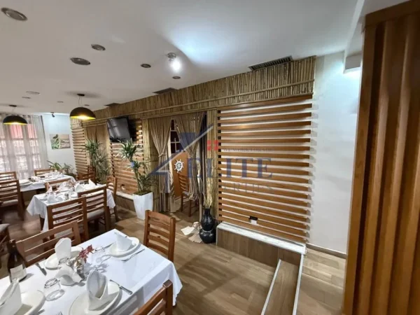 Tirane, jepet me qera bar-resorant Kati 0, 140 m² 1.800 € (Ministria e Jashtme)