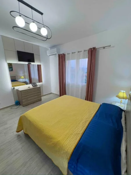 Tirane, jepet me qera 2+1 , 217 m² 1.101 € (Vilat Gjermane)
