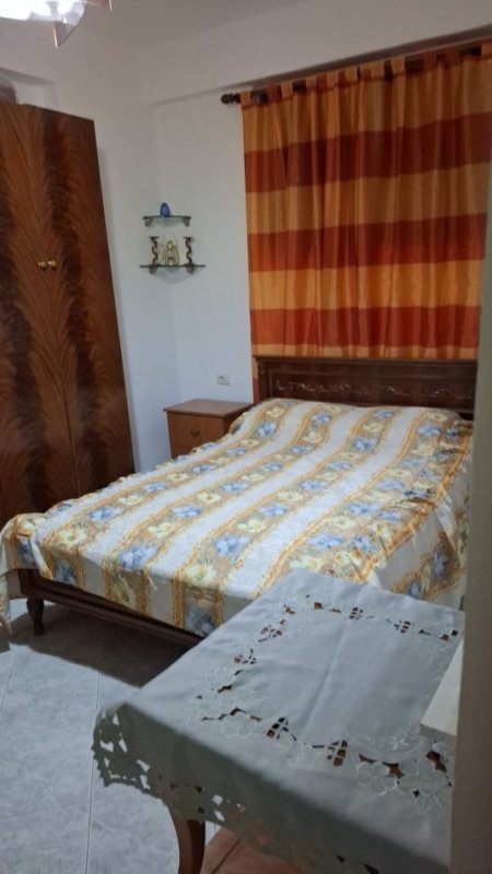 Sarande, jepet me qera 2+1+Ballkon Kati 0, 120 m² 