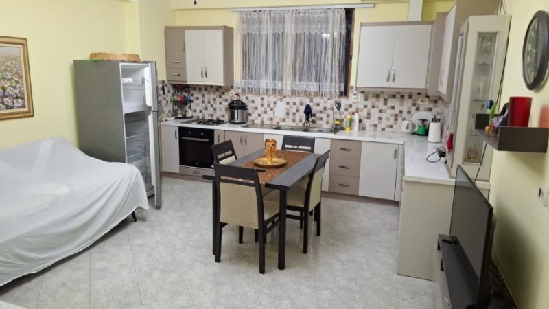 Sarande, jepet me qera 2+1+Ballkon Kati 0, 120 m² 