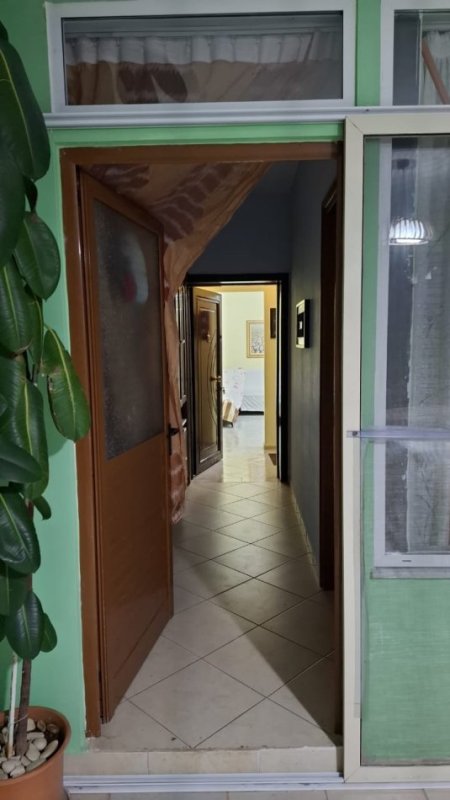Sarande, jepet me qera 2+1+Ballkon Kati 0, 120 m² 