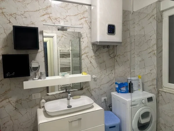 Tirane, jepet me qera apartament 2+1 Kati 1, 102 m² 600 € (Liqeni i Thatë)