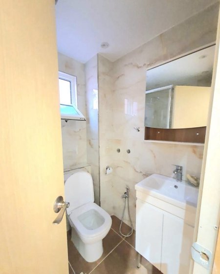 Tirane, jepet me qera Vile 2+1 Kati 3, 120 m² 650 € (myslym shyri)