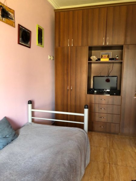Tirane, jepet me qera apartament 2+1+Ballkon Kati 2, 270 € (Koncita Konomi)