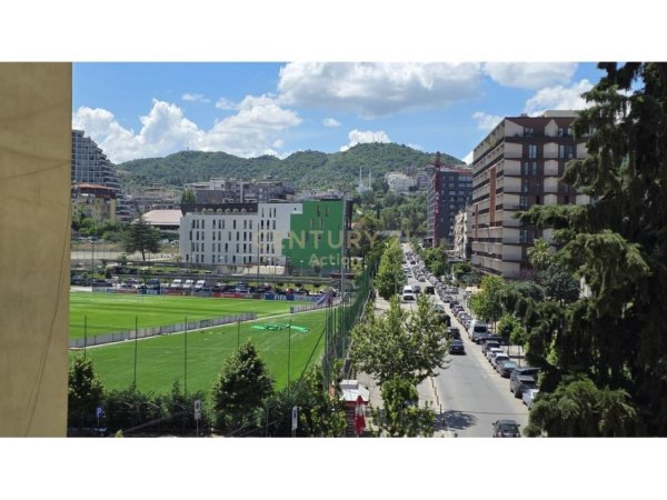 Tirane, jepet me qera apartament 2+1 Kati 5, 500 € (rruga e Kosovareve)