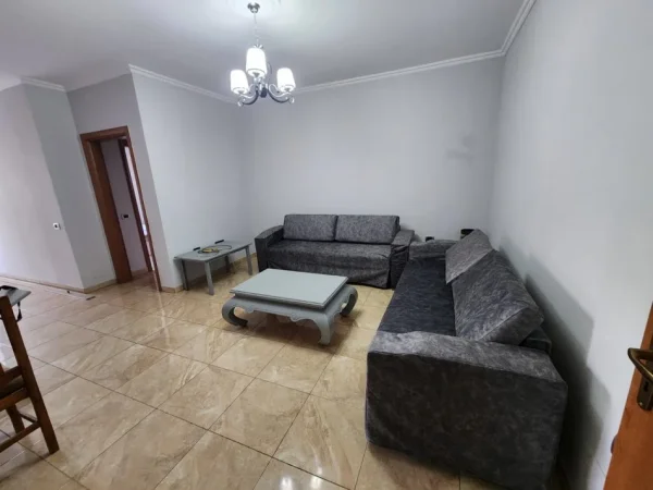 Tirane, jepet me qera apartament 1+1 , 77 m² 351 € (Astir)