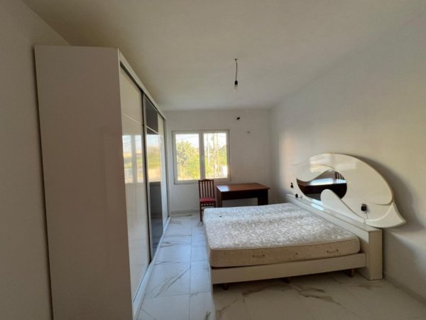 Tirane, jepet me qera Vile 2+1 Kati 1, 68 m² 300 € (qytet studenti)